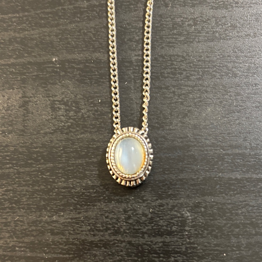 Vintage 1970’s Sarah Coventry Silver-tone Blue Moon pendant EUC - Picture 13 of 14